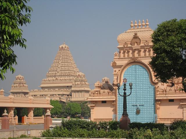 Chhatarpur Temple